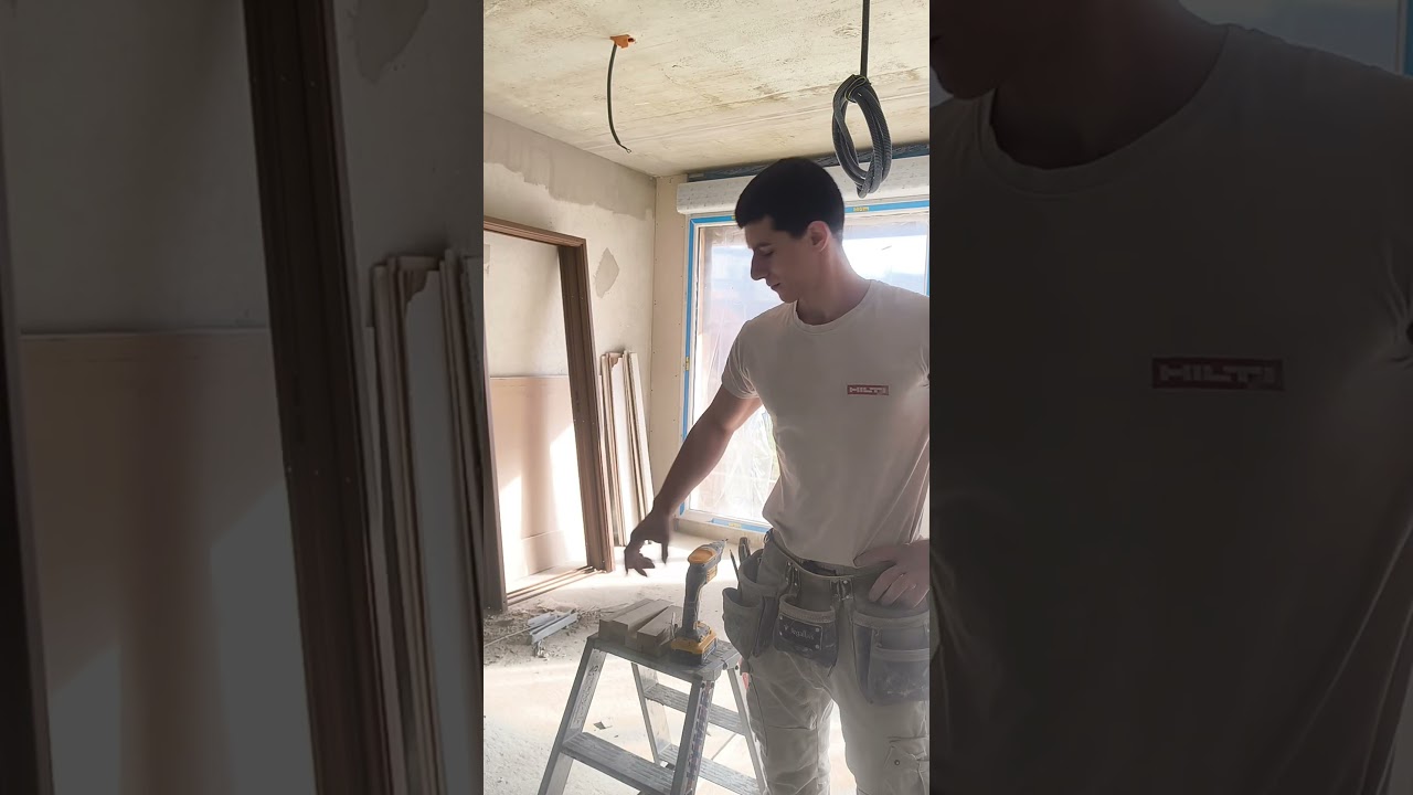 Quand le m&eacute;tier rentre un peu trop bien..              #plaquiste #work #dewalt #renovation