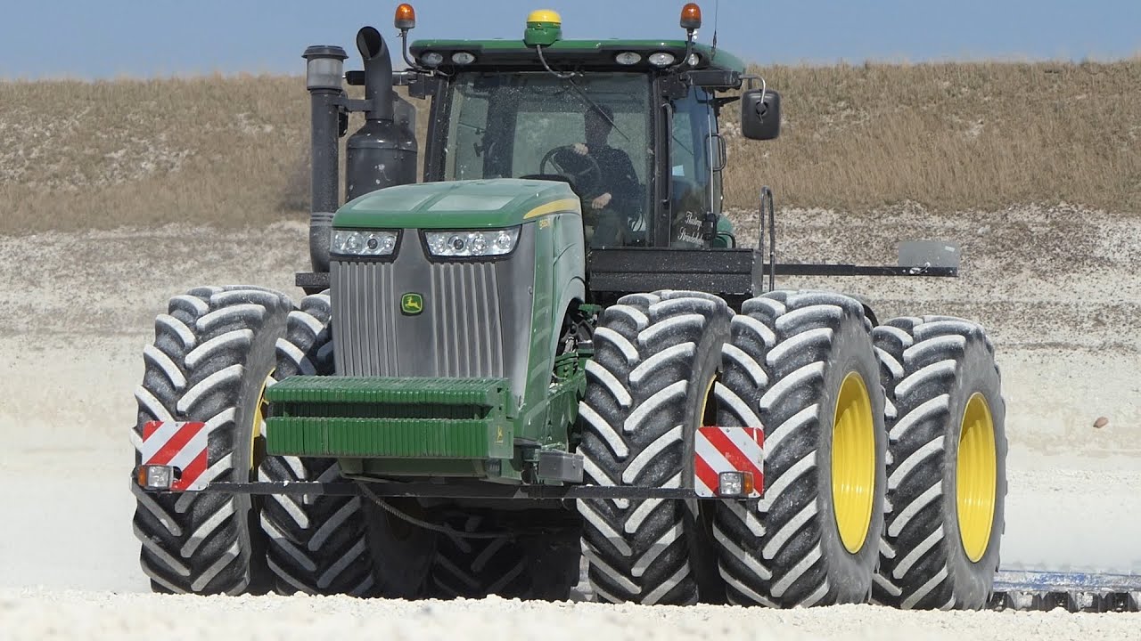 John Deere 9560R rippin' up big Lime field at Lime Quarry in Denmark | Danish Agriculture