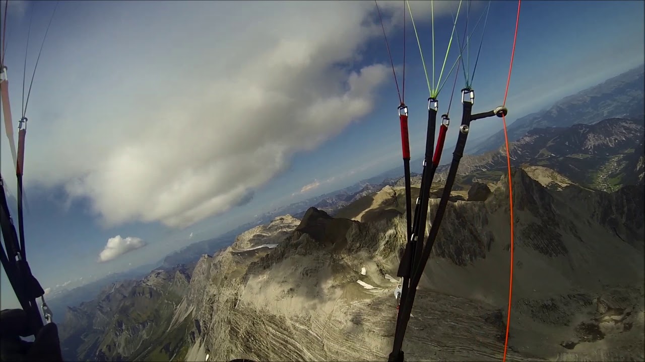 Gleitschirm Flug im Prättigau