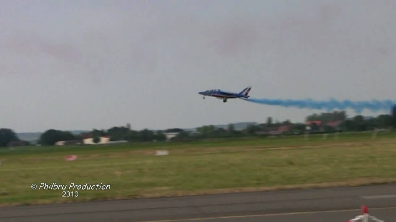 La Patrouille de France au Meeting aérien 2010 de la BA 103 de Cambrai.