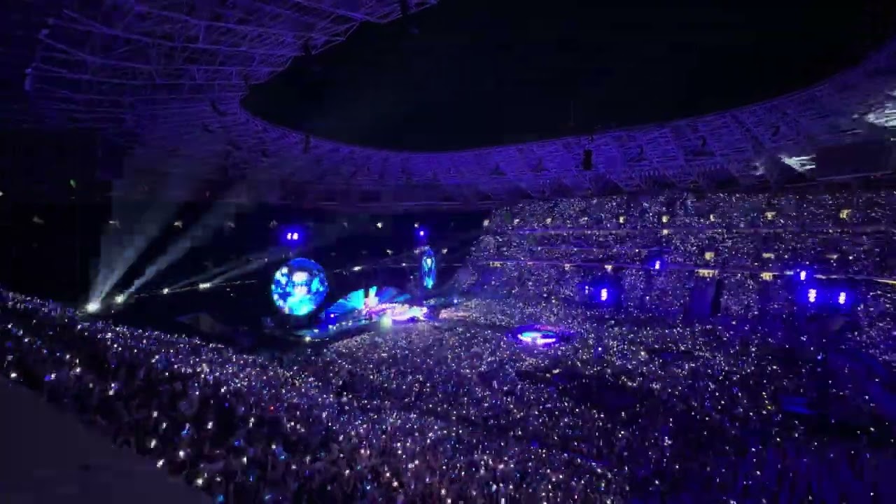 Coldplay - Sky full of Stars - Budapest Puskás Arena - June 18