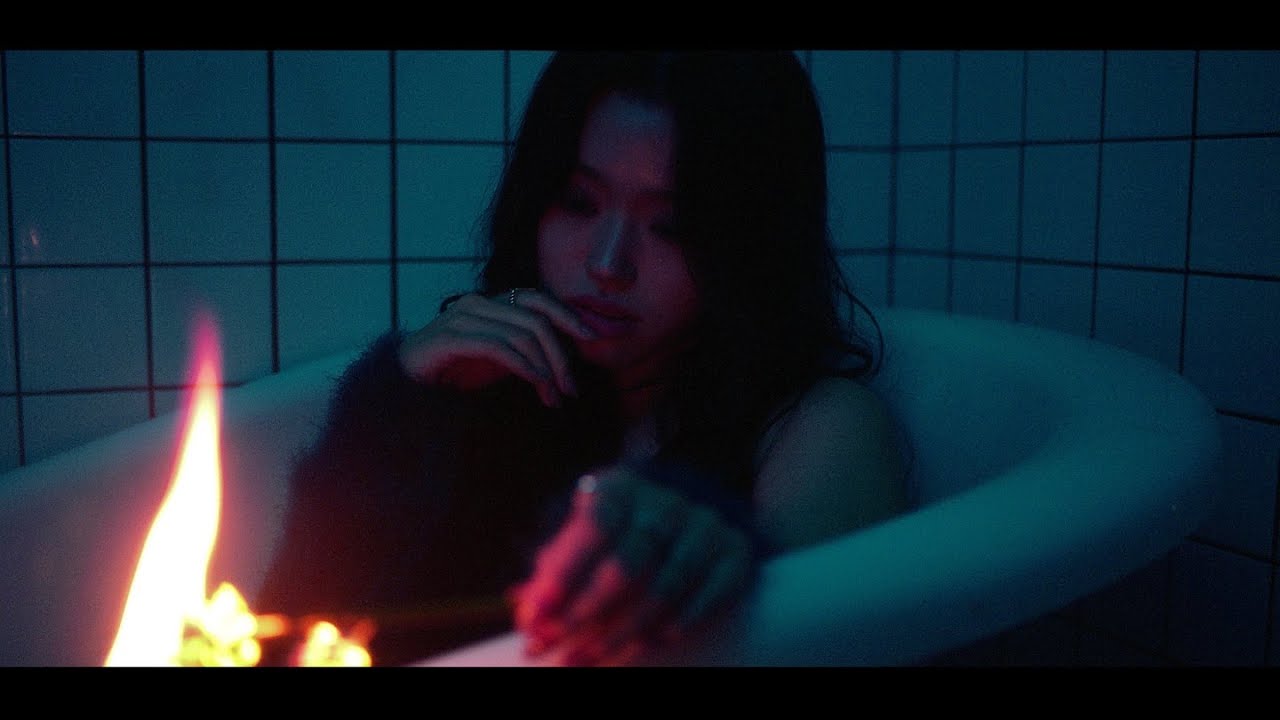 르네(Ren&eacute;e) - STAY (Official Video)