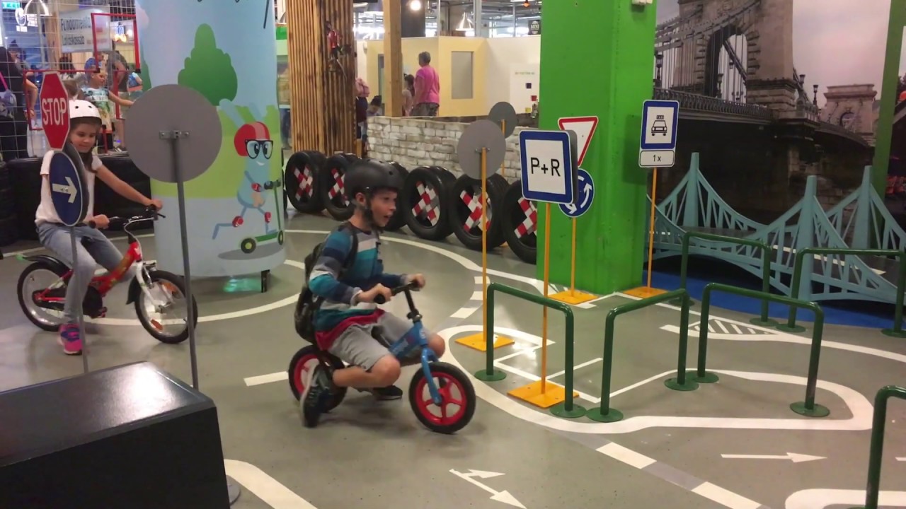 Minipolisz (mini város) Budapest  ( Soft play area)