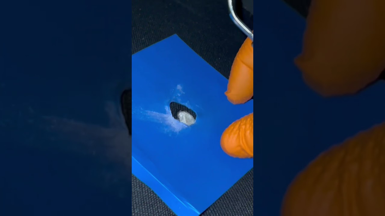 R&eacute;paration d&rsquo;un trou sur un Si&egrave;ge en tissu !