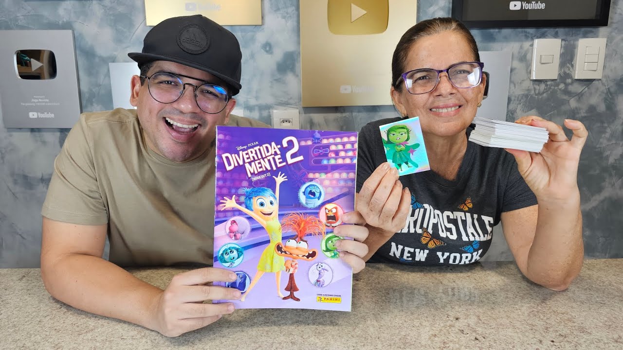 COMPLETAMOS O ÁLBUM DE FIGURINHAS DE DIVERTIDAMENTE 2!