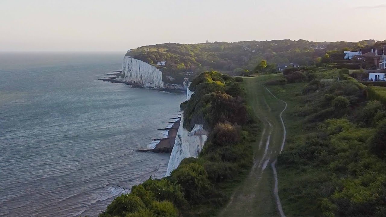 Walmer Castle and the White Cliffs of Dover - Hiking from Walmer to Dover