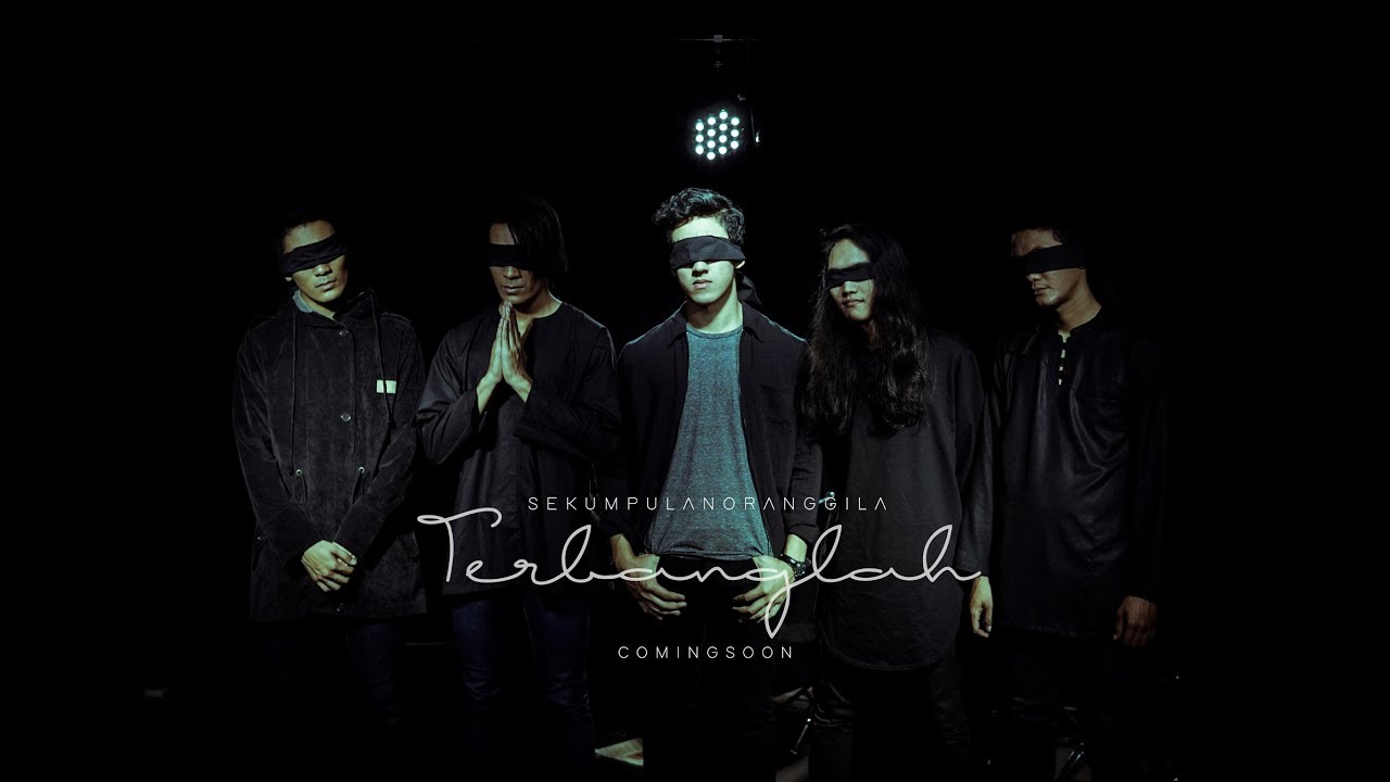 Sekumpulan Orang Gila - Terbanglah (Official Music Video)