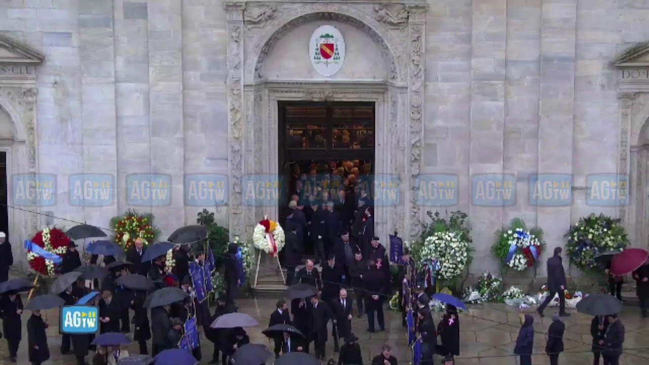 Torino, nel Duomo i funerali di Vittorio Emanuele di Savoia [DIRETTA]