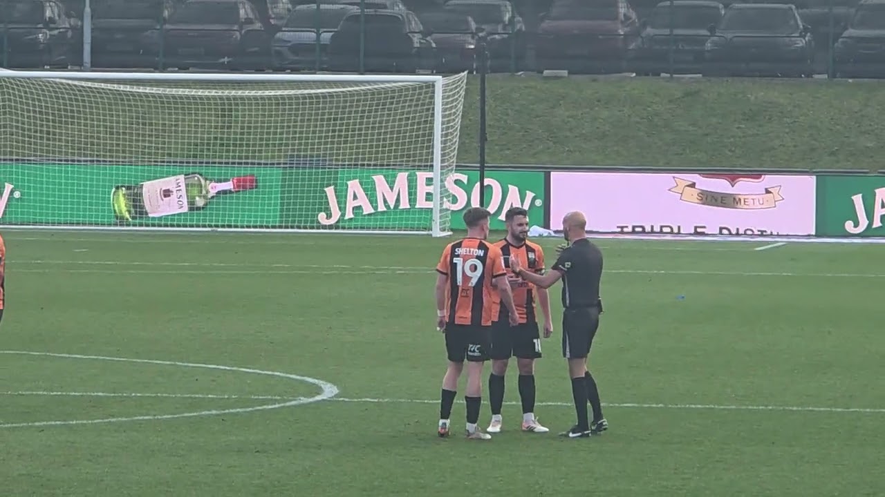 Red card Barnet FC vs Oldham Athletic Sky Bet League 2 24/01/2026
