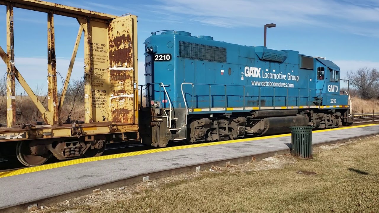 Gmtx 2210, OMLX 4200. Illinois railroad local.