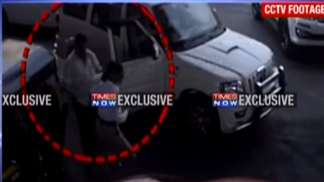 Exclusive: Shiv Sena Man Beats Up Woman Traffic Police | Caught On Camera