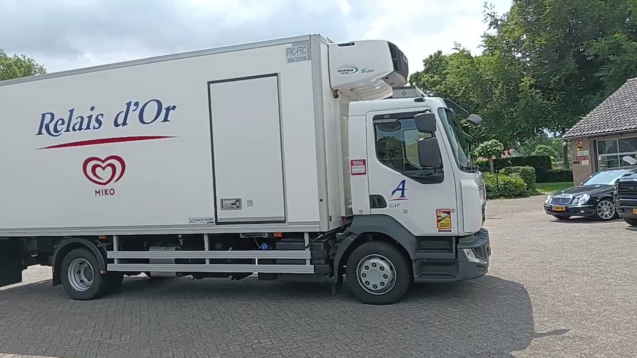 Top Trucks 4840 Renault D 210.12 Carrier Supra 850 MT, 2 Verdampers,