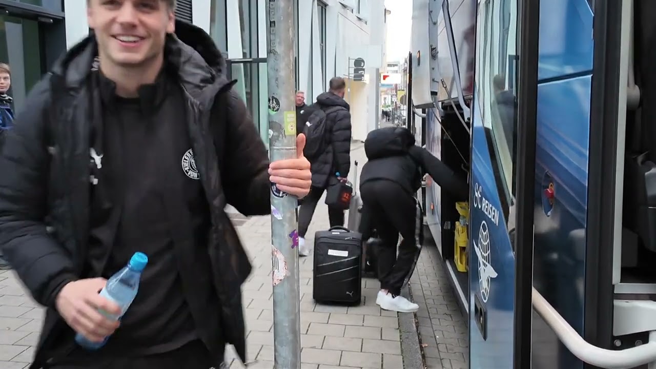 Störche auf dem Weg zum Stadion 💙🤍❤️