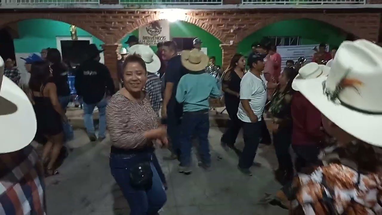 Banda Historia Oficial - Tema:Agamos Un Trato