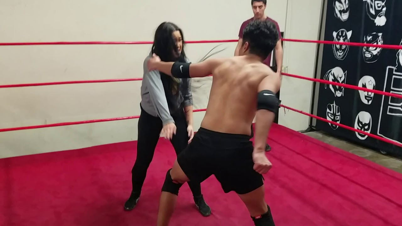 Training match: Viva Van vs Richie Coy