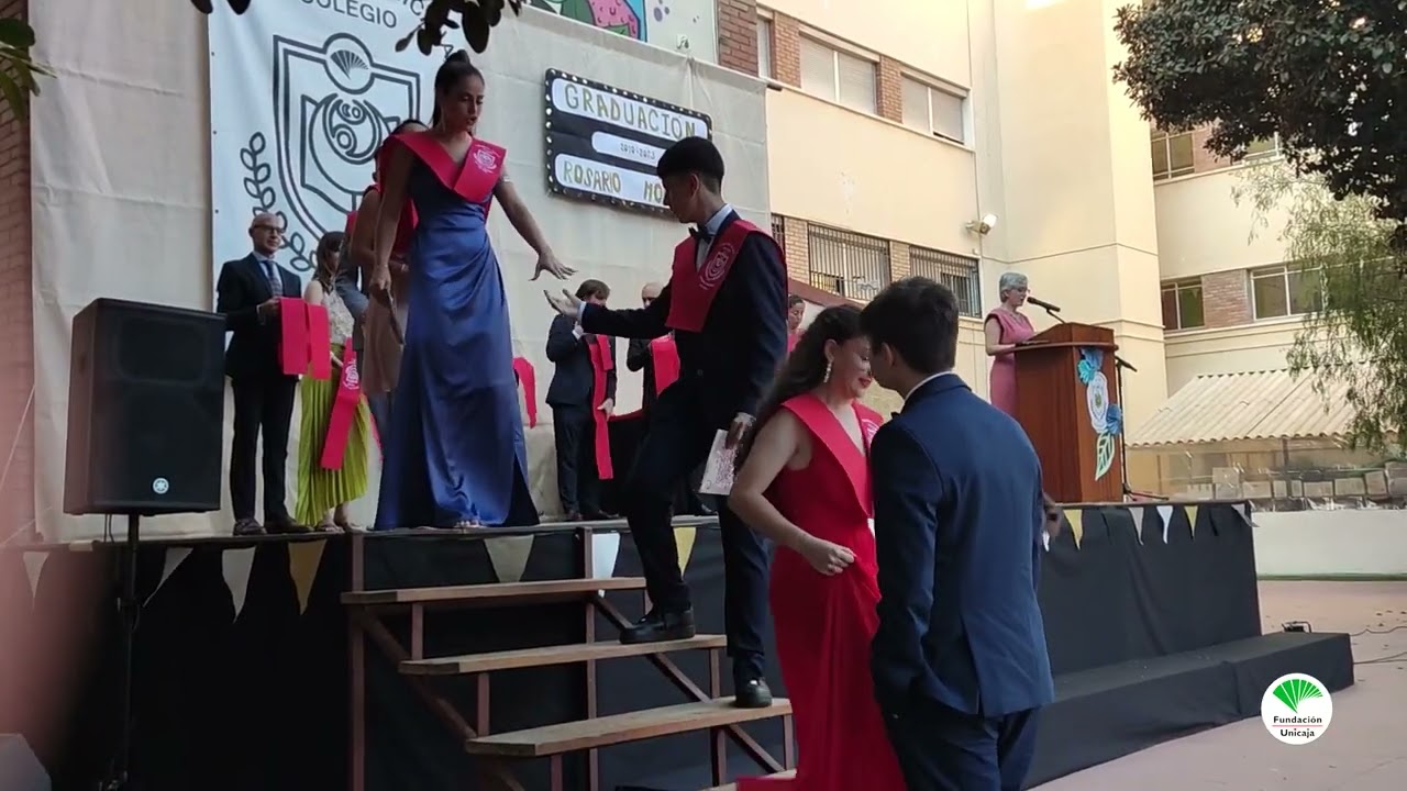 Rosario Moreno - Graduación secundaria 2023: imposición de becas al alumnado
