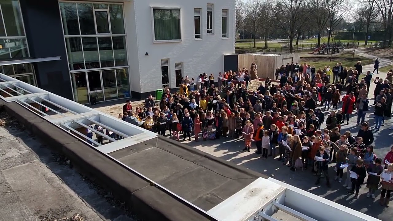 Montessorischool Elzeneind zingt voor Oekraïne #WeAreTheWorld