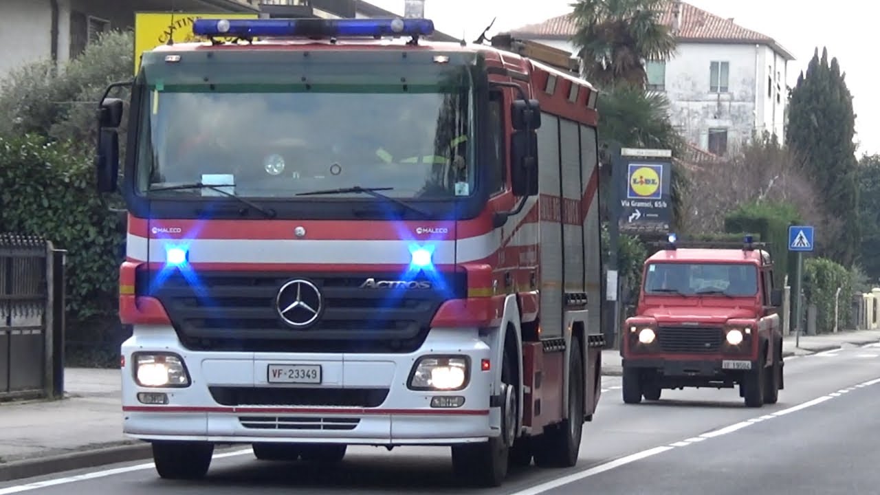 APS Mercedes Actros + CA Land Rover Defender Vigili del Fuoco Mira in sirena - Italian Fire Dept