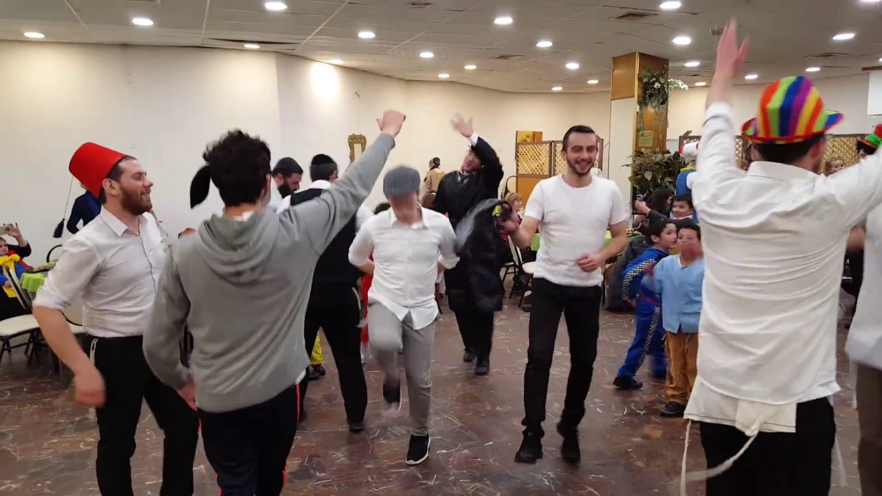 Fiesta de Purim de Aish HaTorah Yeshiv&aacute; Latina