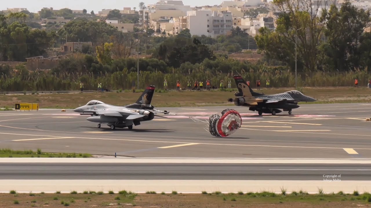 Solo Turk Landing | Malta International Air Show 2023.#joluqamalta
