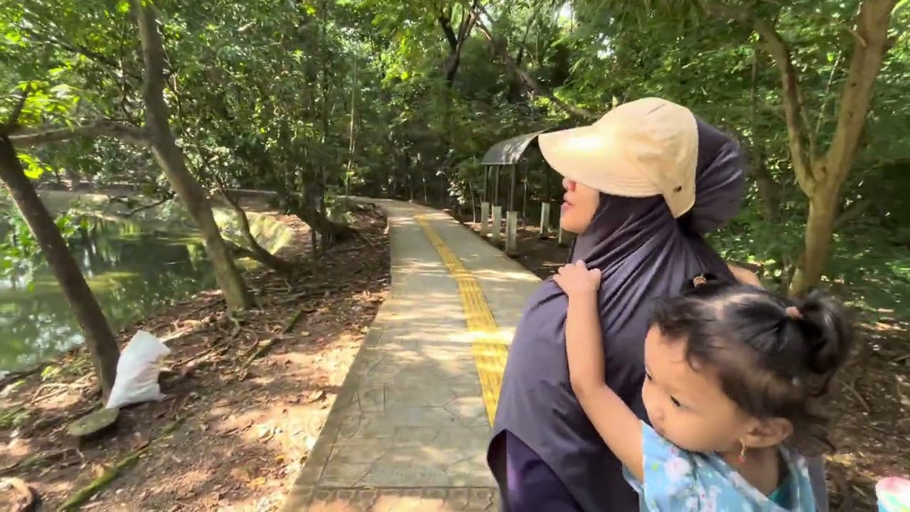 Hidden Gem di Jakarta Barat! Jalan Pagi Seru di Hutan Kota Srengseng 🌿