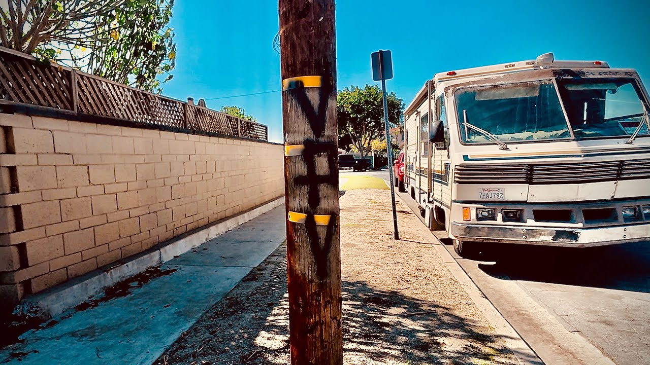 Welcome to “Pico Viejo 13” in South East LA (Visiting LA’s Most Dangerous & Active Gangs)