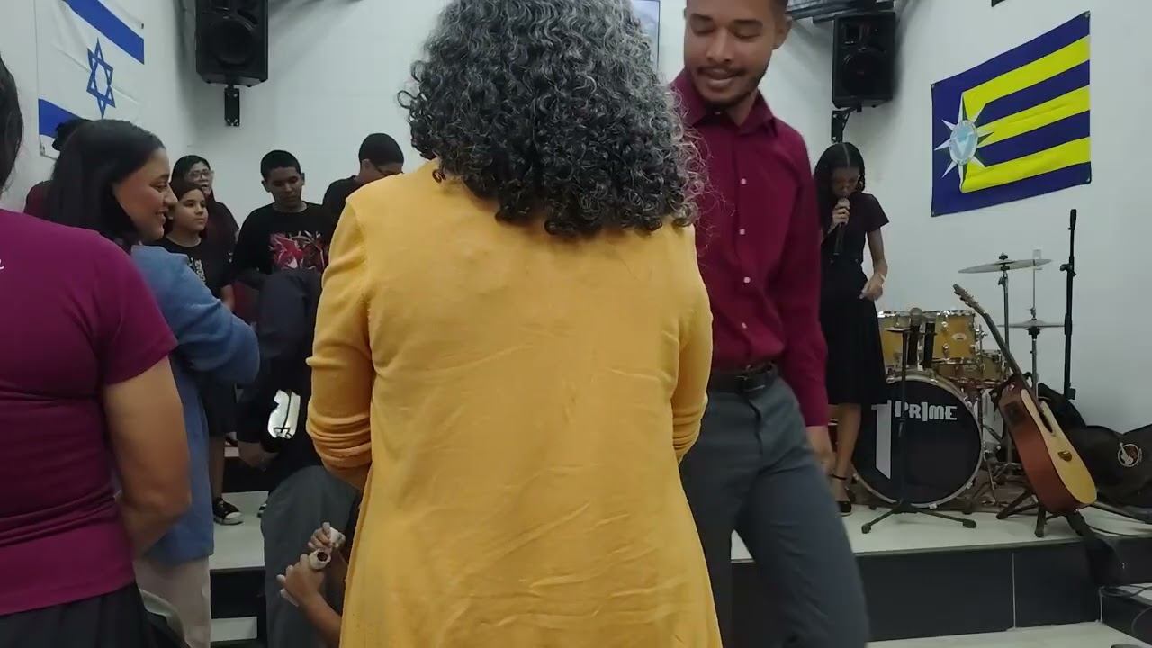 Entrada do pastor misterioso (culto de sábado)