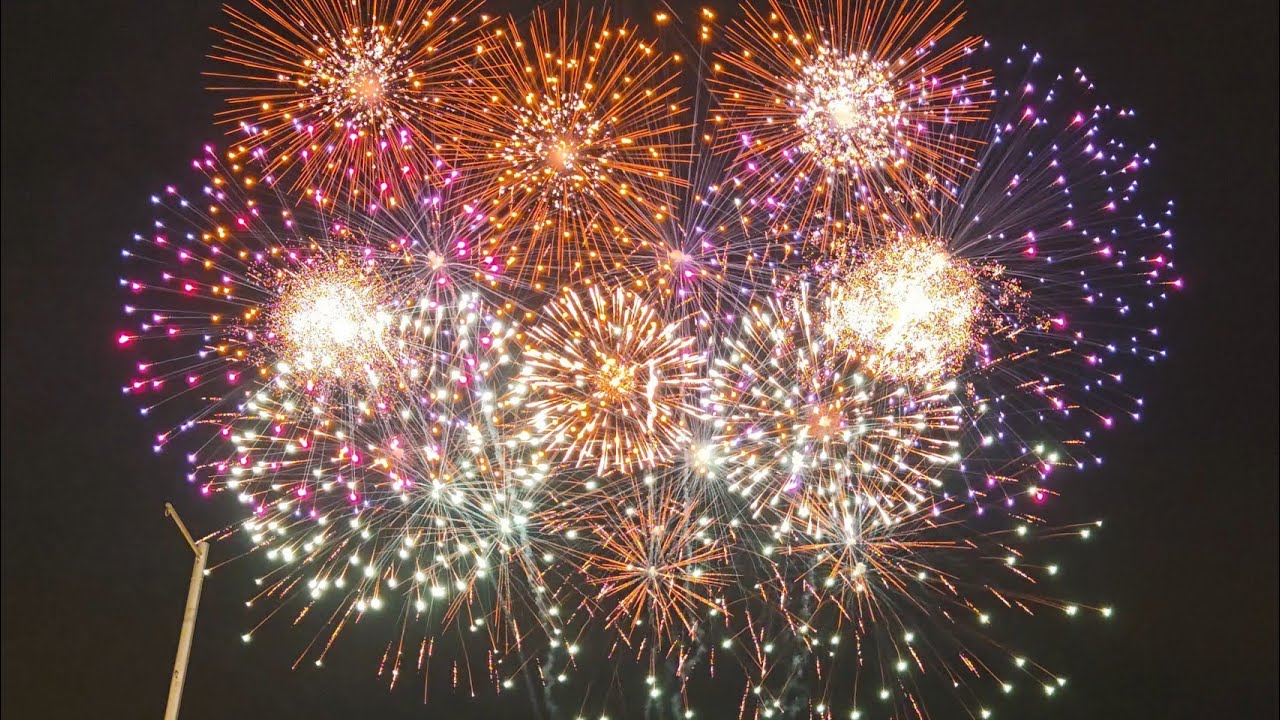 New Year Fireworks 2026 At The Mall Of Asia. 