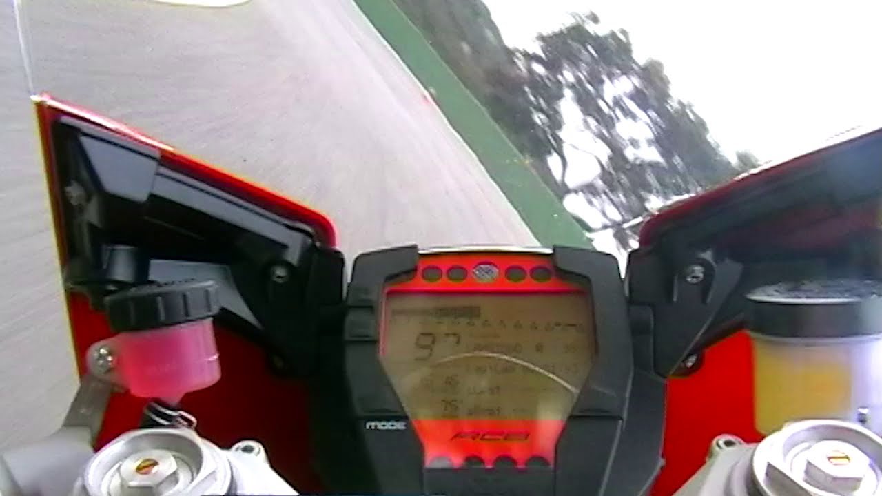 Superbikes | KTM 1190 RC8 flying lap Ascari