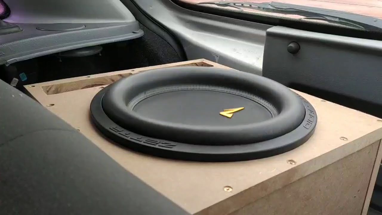 1 SUB ZETTA 700W RECEBENDO 600W TOCANDO FORTE