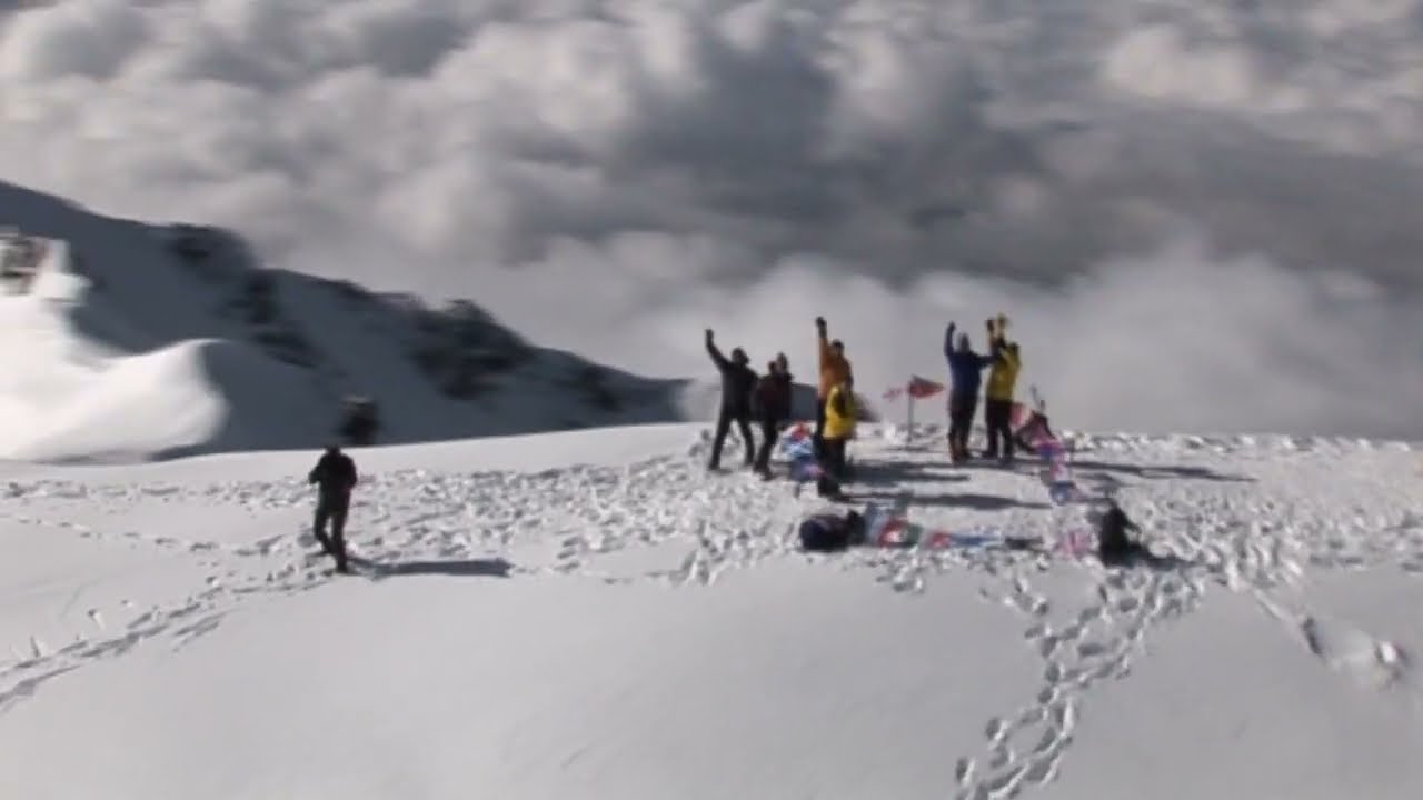 Gendarmerie Haute-Savoie - Ascension du Mont-Blanc avec la coupe du monde de rugby - Reportage 2007