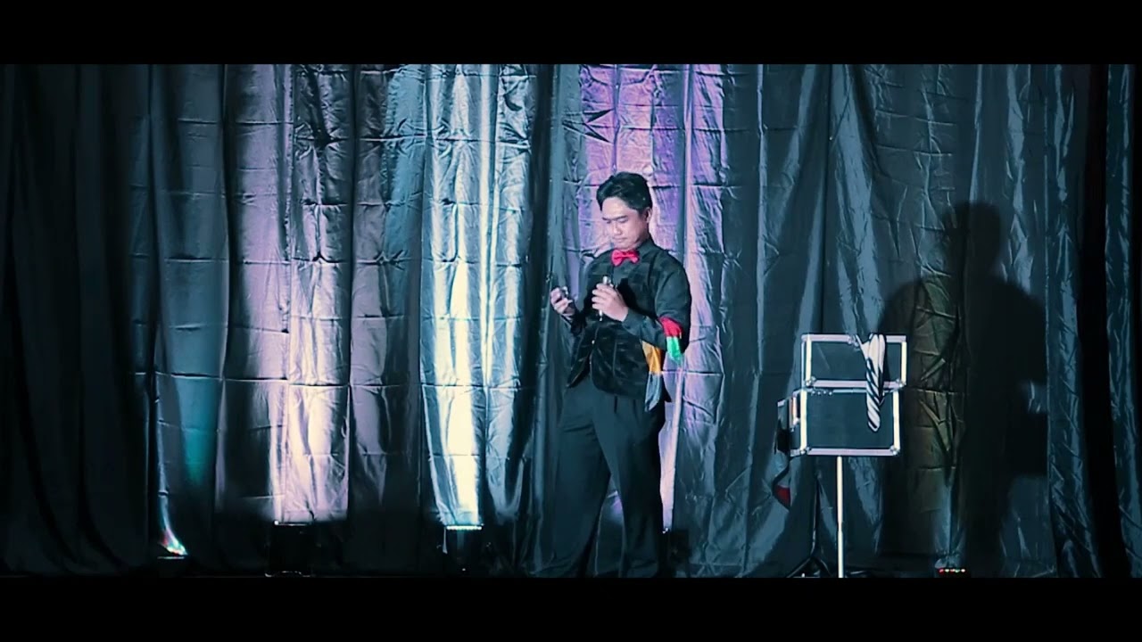 Classic Silk Magic Act | Arx Dacanay