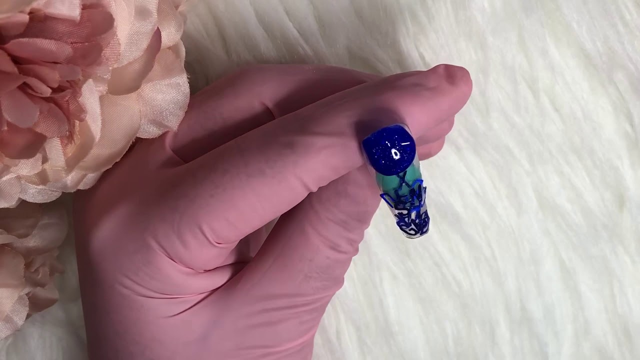 Uñas azul rey