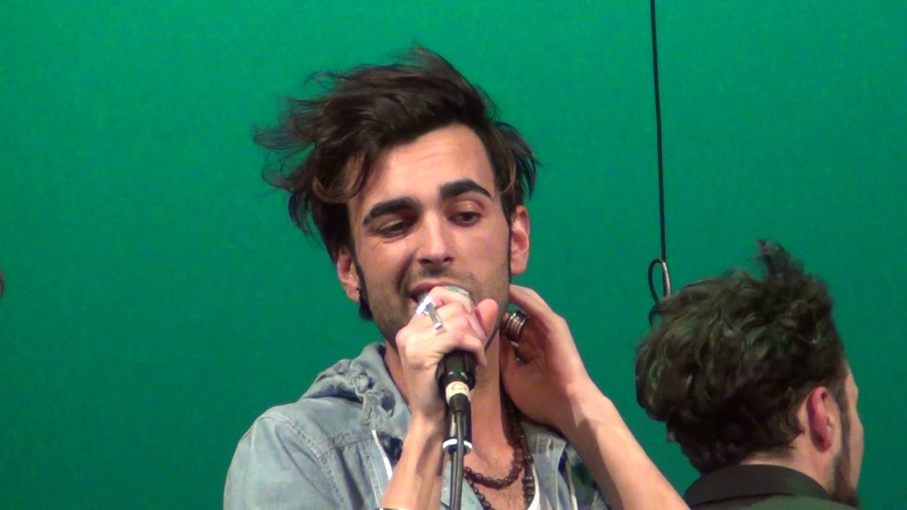 MARCO MENGONI e il maestro ENRICO MELOZZI,teatro Valle occupato Roma 2012