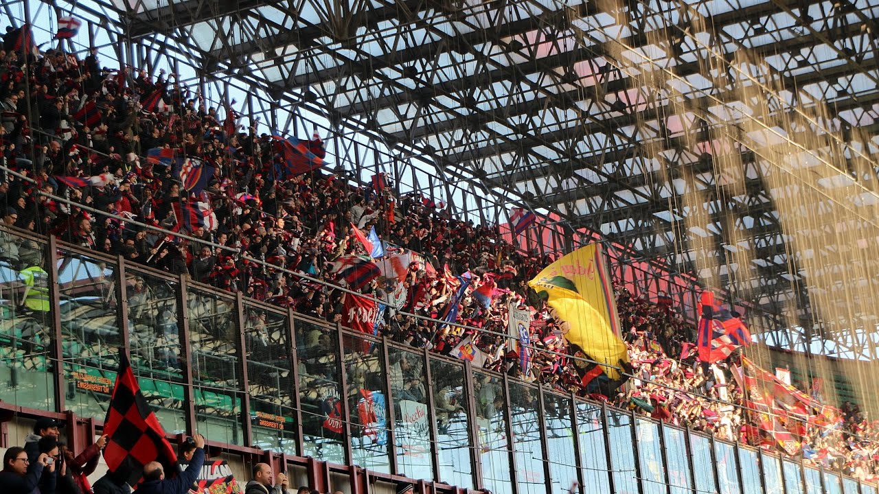 2000 Bologna Fans in San-Siro stadium (AC Milan vs Bologna 06.01.2015)