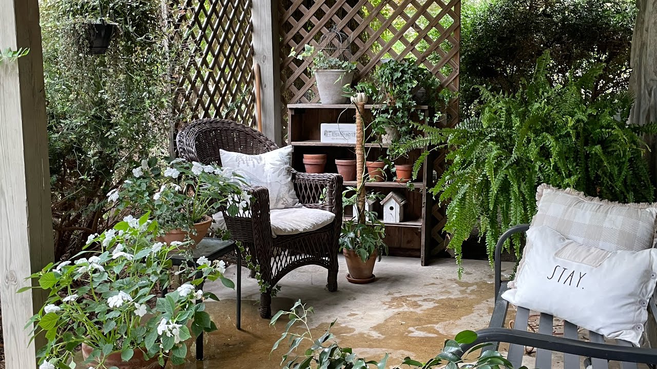 Simple Fall Porch/French Country Porch/Neutral Fall/Porch Decor