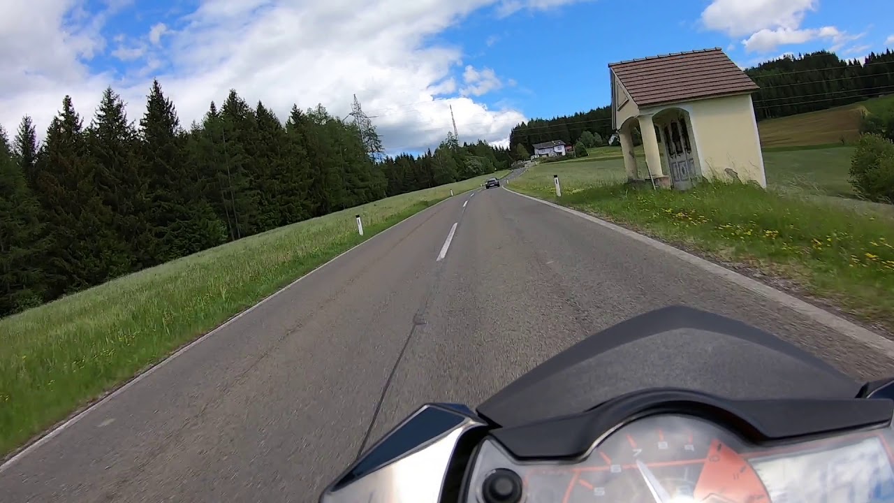 KTM 990 SM vs Porsche