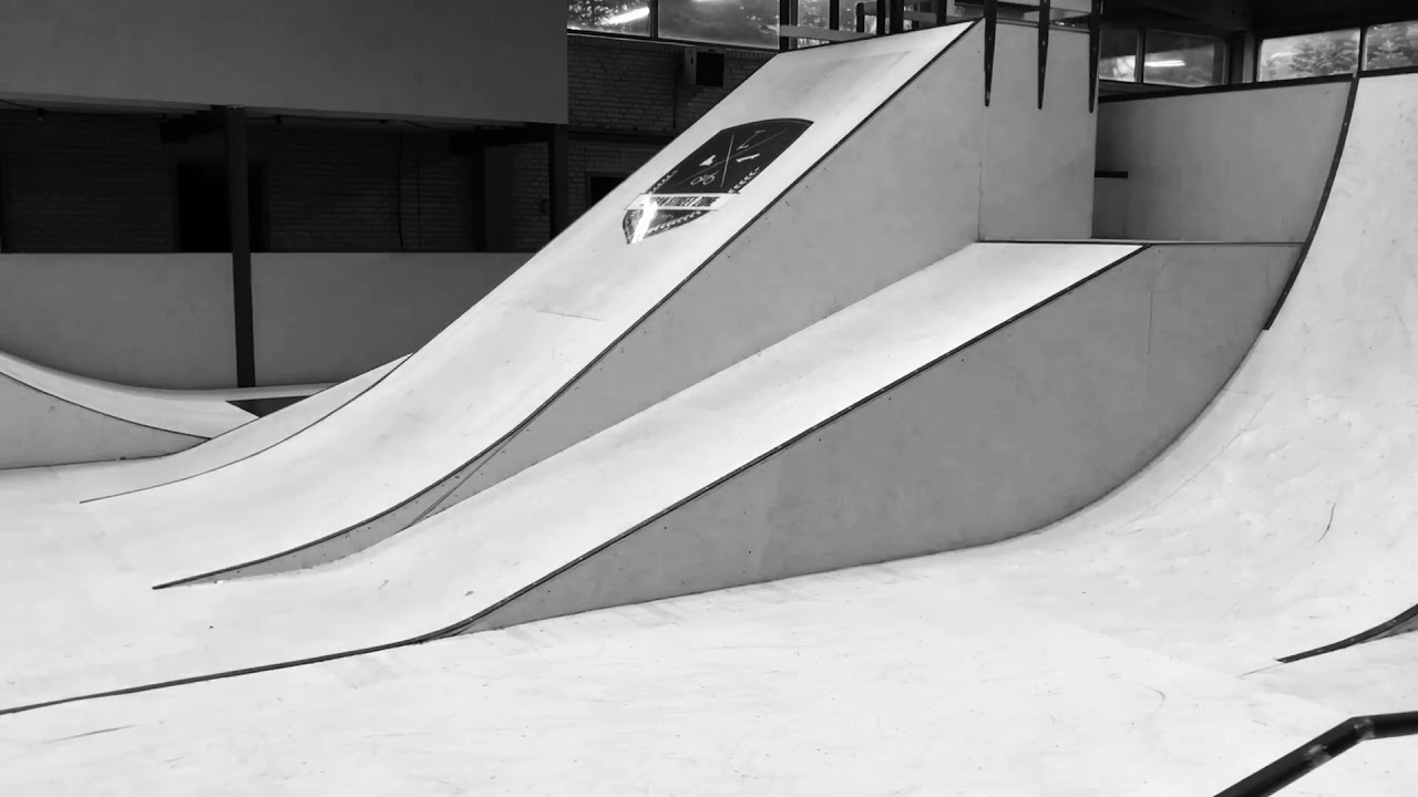 Complete skatepark showoff