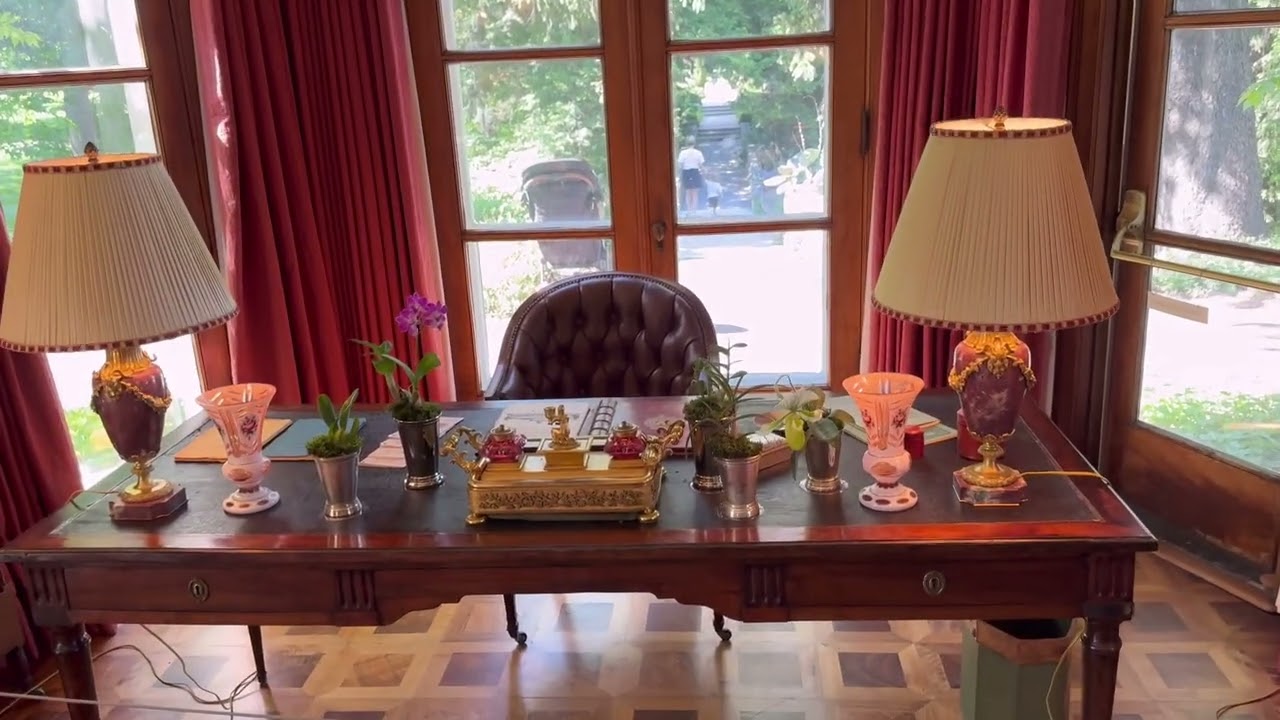 Touring 1930’s Manor House