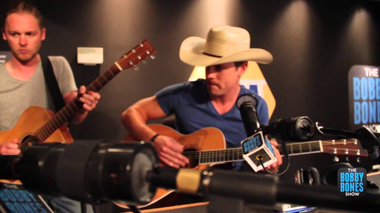 Dustin Lynch - Hold On We're Going Home