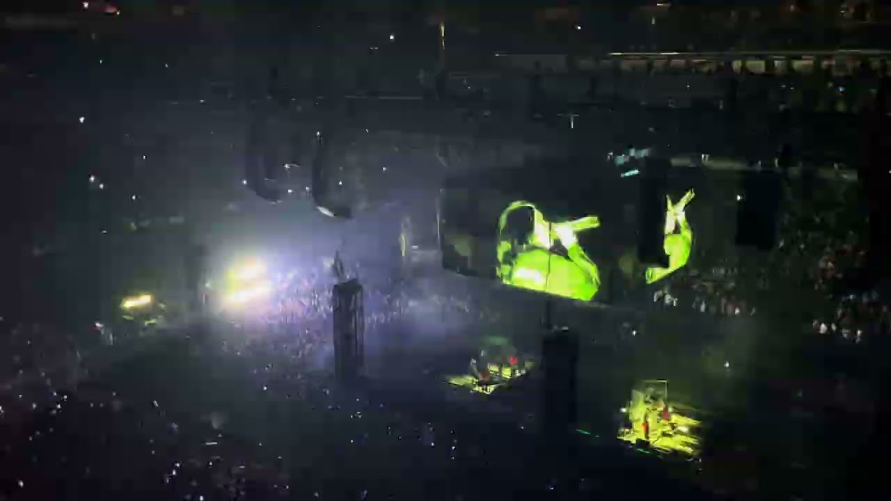 Billie Eilish - Oxytocin\Guess - Live in San Francisco, CA - 11-23-2025