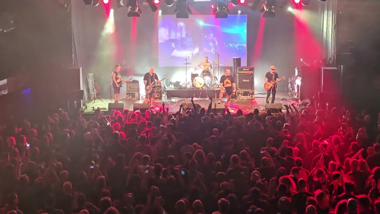 PETER AND THE TEST TUBE BABIES 'Leader Of The Gang' Live @ Batschkapp, Frankfurt, Germany, 23/12/23