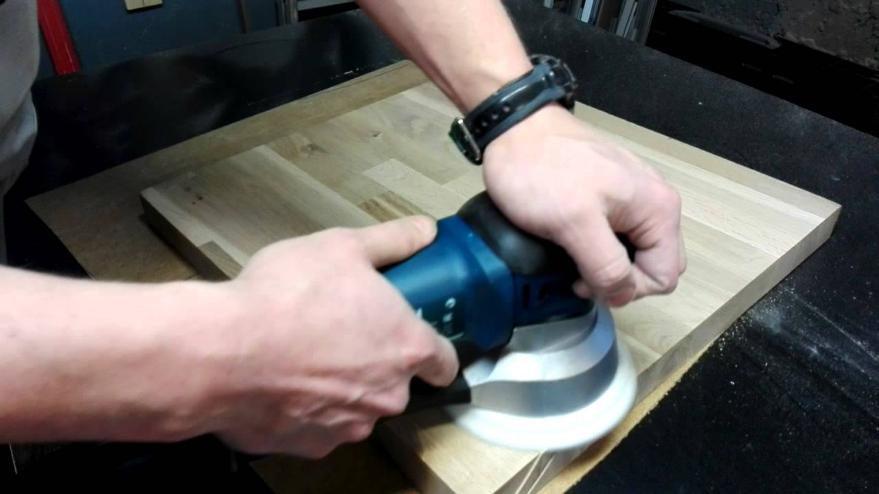 Szlifowanie drewnianego blatu szlifierką mimośrodową Bosch GEX 150 Turbo