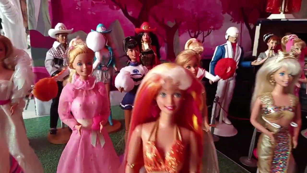 Colección de Barbies de la Feria Manya #barbie #limaperu #barbieoutfits