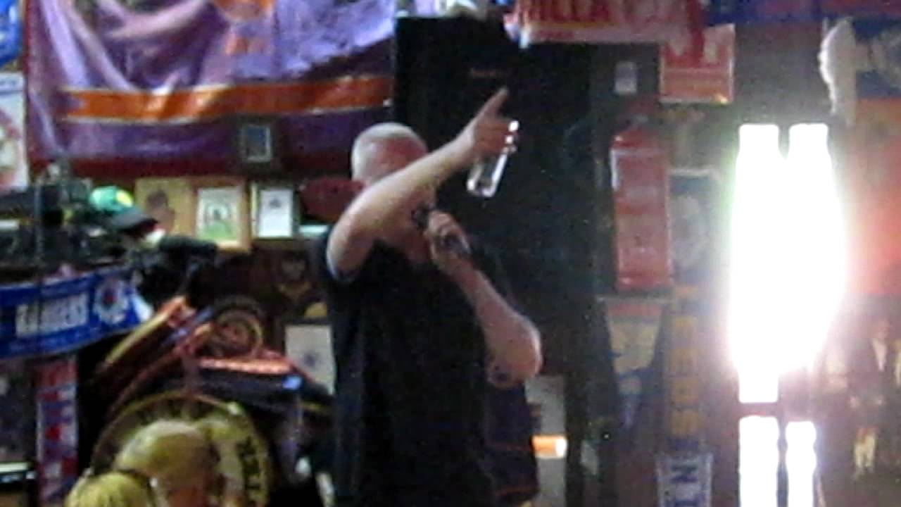 Paul sings in The Golden Last Benidorm