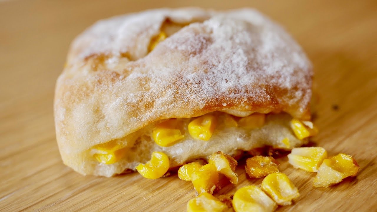 簡単なのに美味すぎる!!バター滴るコーンパンの作り方(155)