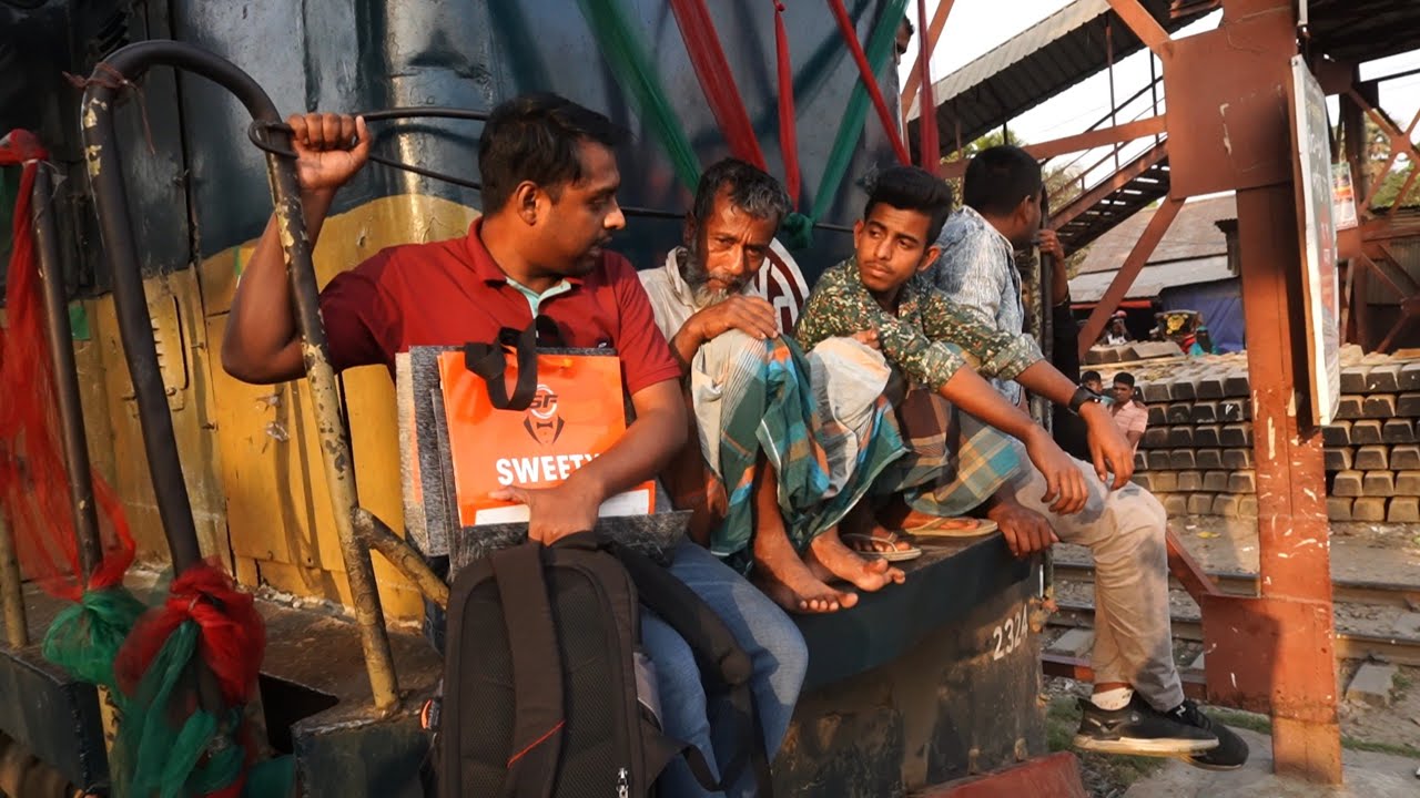 ট্রেন ভ্রমণে মফিজ মিয়ার অসর্তকতা || ট্রেন ভ্রমণে সাবধান হোন ||