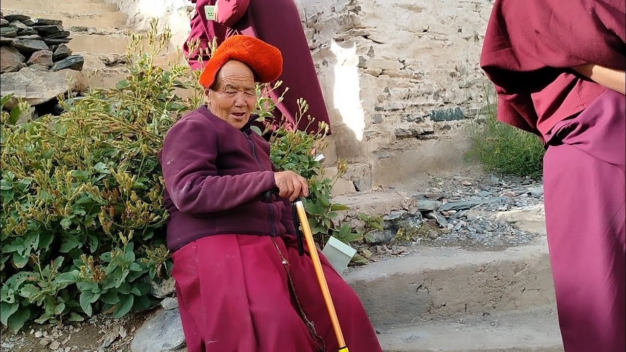 ,ཟངས་དཀར་བཅུ་གཅིག་གཞལ་ཨ་ནེ་དགོན་པའི་གནས་མཇལ་སྐབས་ཀྱི་བརྙན་ཐུང་།ZANGSKAR CHUCHIK SHAL NUNNERY 