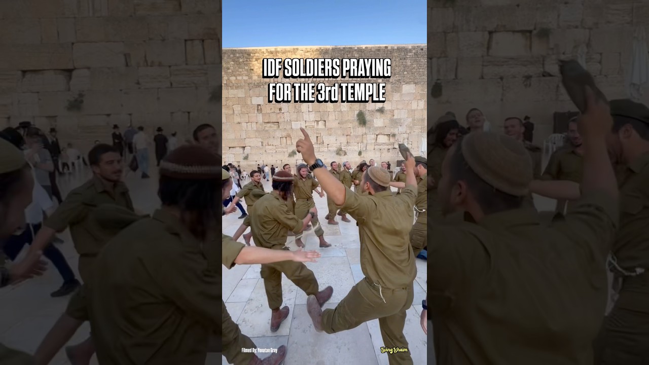 IDF Soldiers DANCING at the Western Wall. #israel
