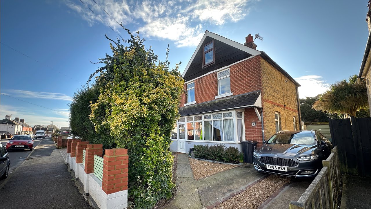 Manor Road. Deal